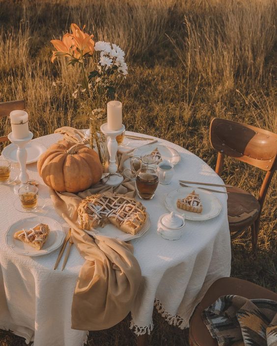 Weekly Inspiration: Simple & Natural Fall Tablescapes